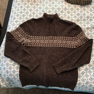 Men’s collared sweater